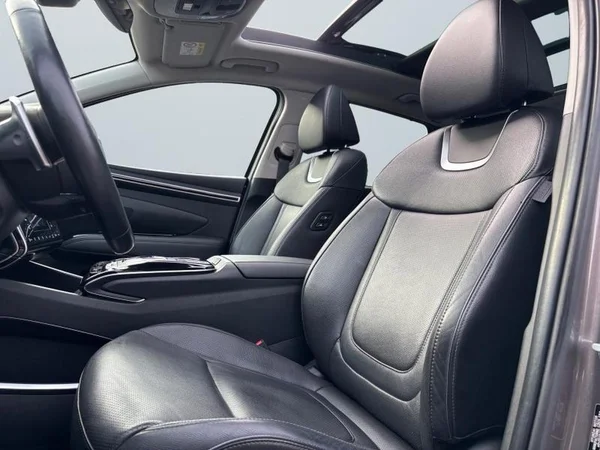 HYUNDAI Tucson (2022) — foto 9 van 31