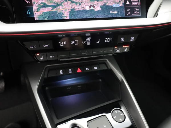 AUDI A3 Sportback (2024) — foto 9 van 21