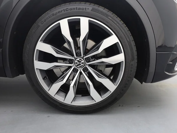 VOLKSWAGEN Tiguan (2023) — foto 10 van 21