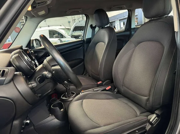 MINI One (2019) — foto 15 van 18