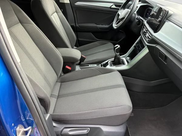 VOLKSWAGEN T-Roc (2024) — foto 3 van 24