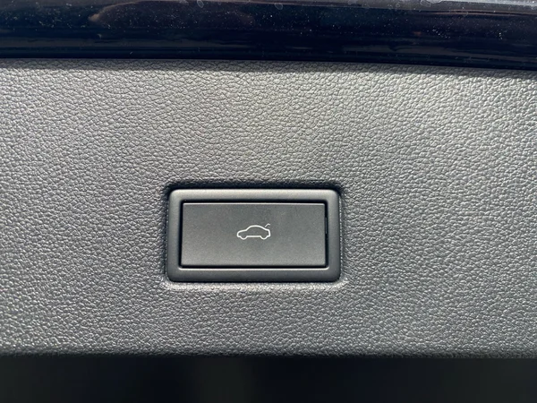 VOLKSWAGEN T-Roc (2024) — foto 3 van 17