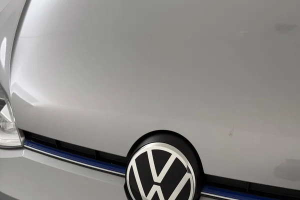 Volkswagen E-Up! (2020) — foto 15 van 28