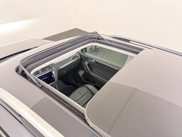 VOLKSWAGEN Tiguan Allspace (2018) — foto 26 van 33