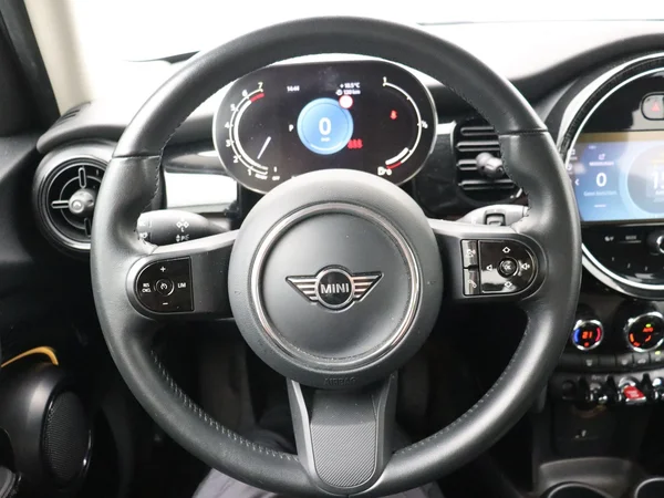 MINI Cooper (2024) — foto 2 van 23