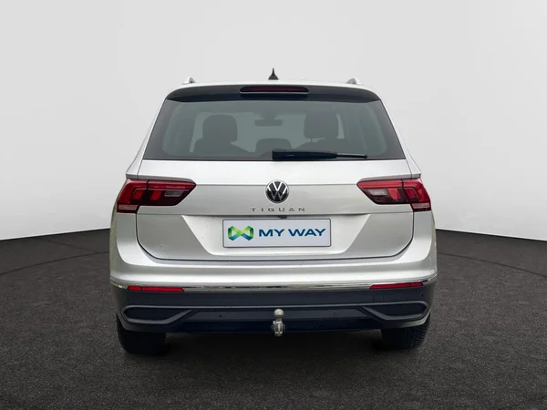 VOLKSWAGEN Tiguan (2021) — foto 19 van 24