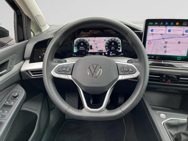 VOLKSWAGEN Golf VIII SW (2024) — foto 21 van 22