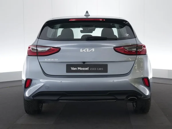 Kia cee'd (2024) — foto 24 van 28