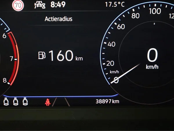 VOLKSWAGEN T-Roc (2022) — foto 9 van 19