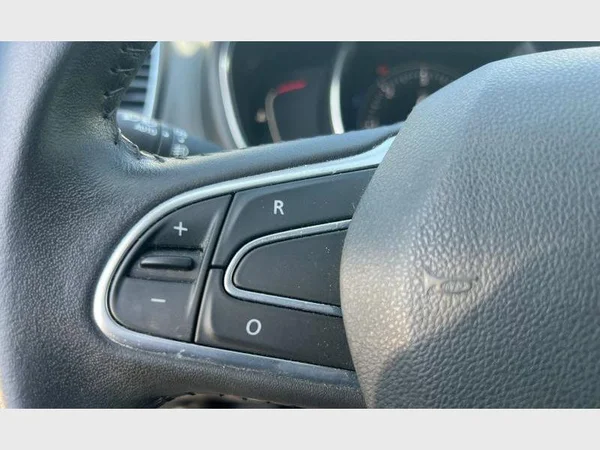 Renault Scénic (2019) — foto 3 van 23