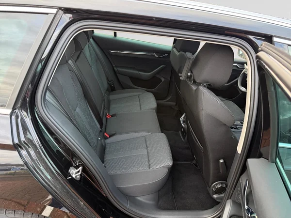 SKODA Octavia Combi (2024) — foto 9 van 20
