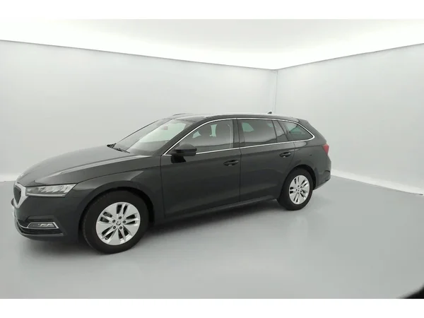 SKODA Octavia Combi (2021) — foto 7 van 35