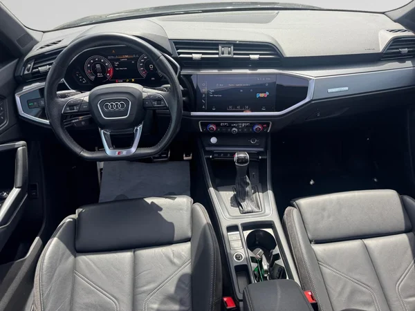 AUDI Q3 (2019) — foto 2 van 24