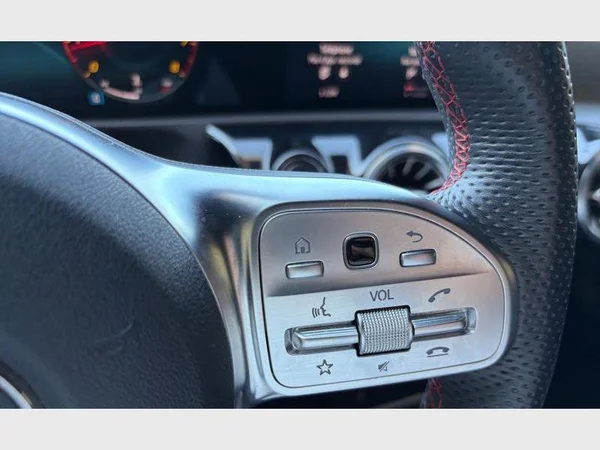 Mercedes-Benz CLA 180 (2021) — foto 8 van 25
