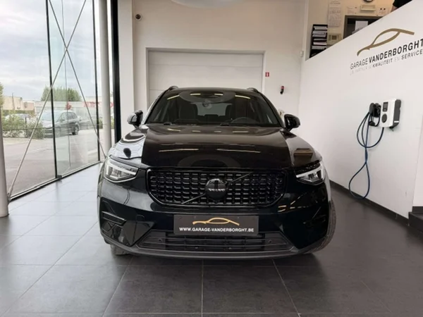 Volvo XC40 (2025) — foto 12 van 22