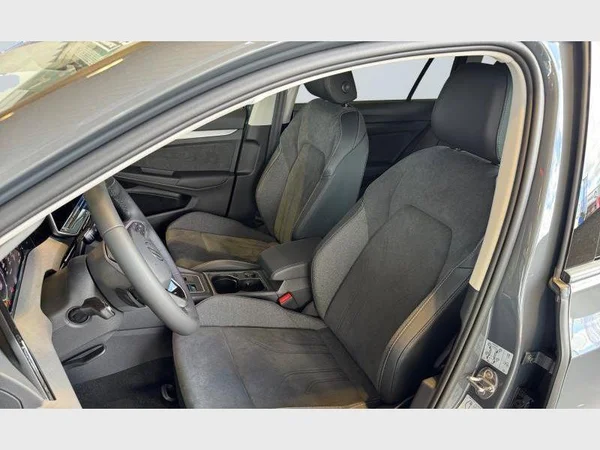 VOLKSWAGEN Golf VII SW (2026) — foto 4 van 21