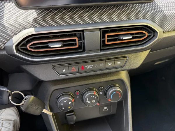 Dacia Sandero Stepway (2023) — foto 5 van 16