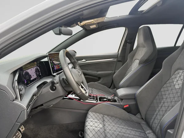 VOLKSWAGEN Golf VIII (2026) — foto 24 van 24