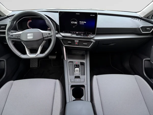 SEAT Leon (2024) — foto 2 van 18