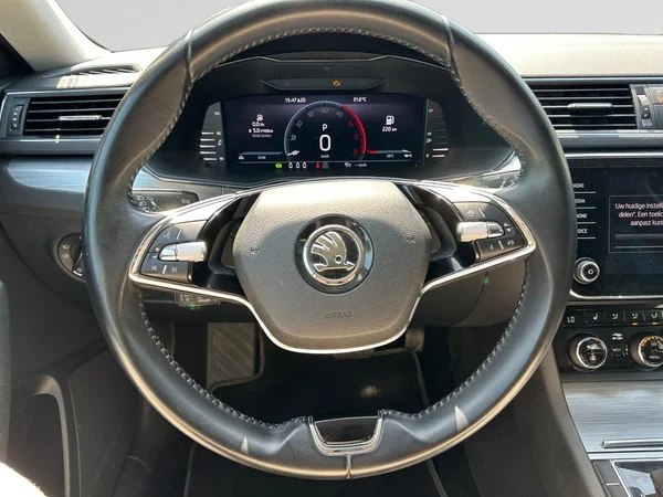SKODA Superb Combi Dsl (2023) — foto 2 van 22