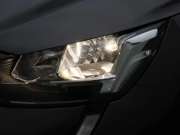 Peugeot 208 (2023) — foto 8 van 36