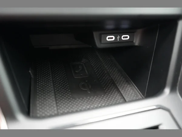 VOLKSWAGEN Polo (2024) — foto 10 van 26