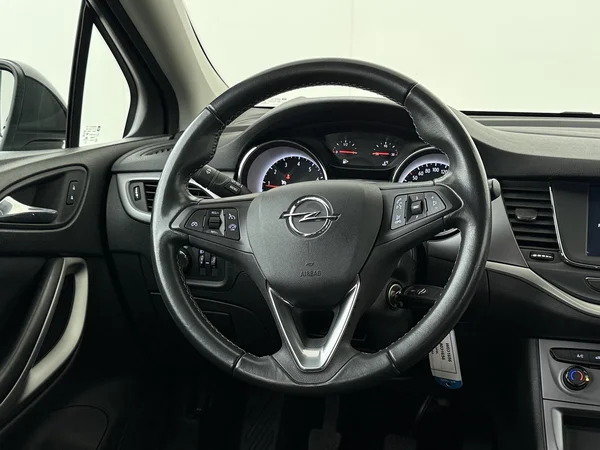 OPEL Astra (2022) — foto 14 van 25