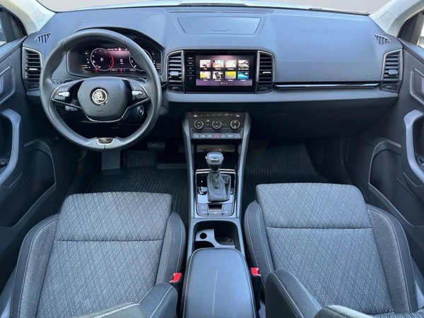 SKODA Karoq Dsl (2023) — foto 2 van 32