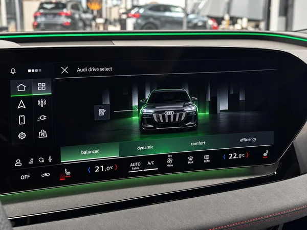 AUDI Q6 e-tron (2026) — foto 3 van 14