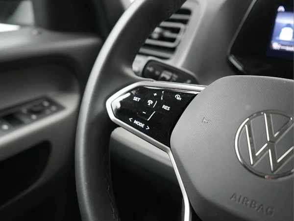 VOLKSWAGEN ID.Buzz (2025) — foto 16 van 44