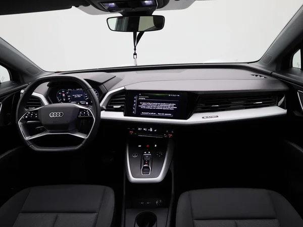 Audi Q4 Sportback e-tron (2023) — foto 32 van 44