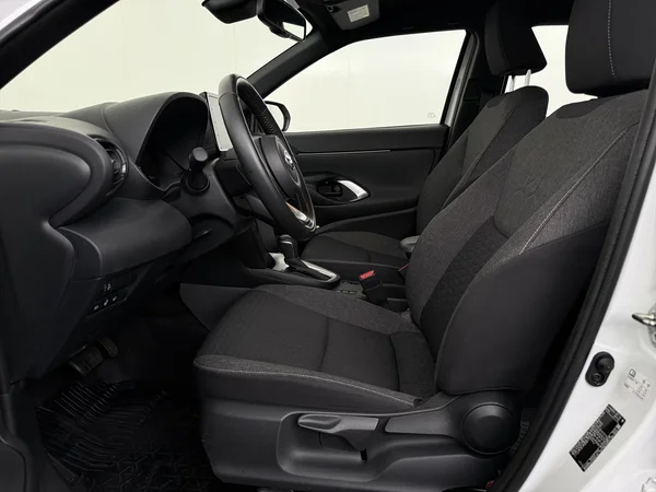 TOYOTA Yaris Cross (2022) — foto 2 van 30