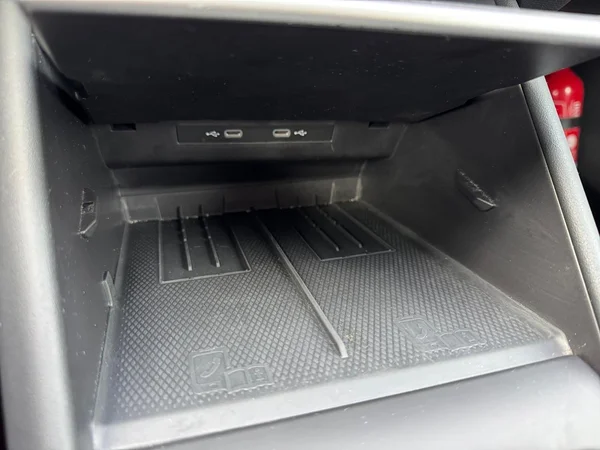 VOLKSWAGEN Tiguan (2024) — foto 16 van 24