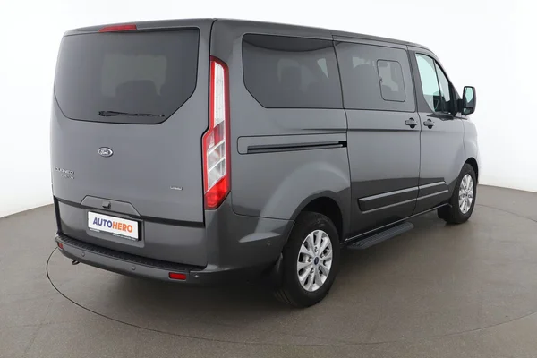 Ford Tourneo Custom (2020) — foto 10 van 15