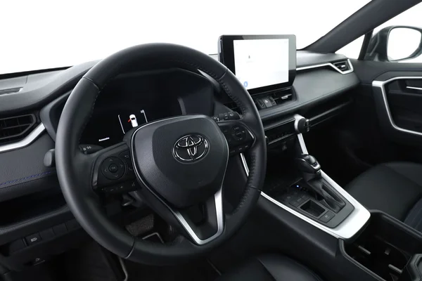 Toyota RAV4 (2023) — foto 2 van 16