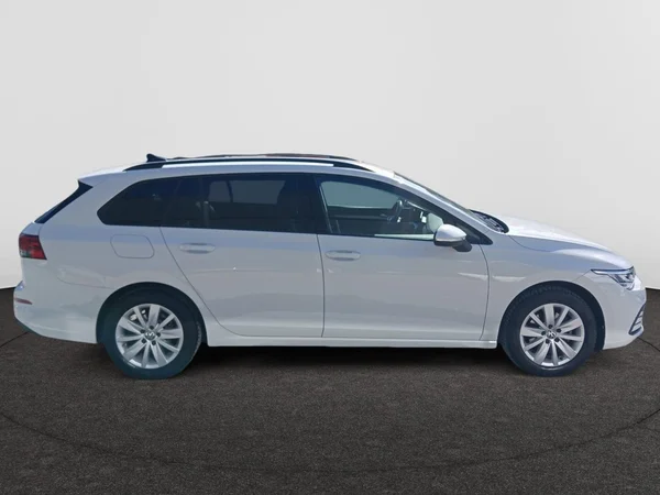 VOLKSWAGEN Golf VIII SW (2022) — foto 9 van 19
