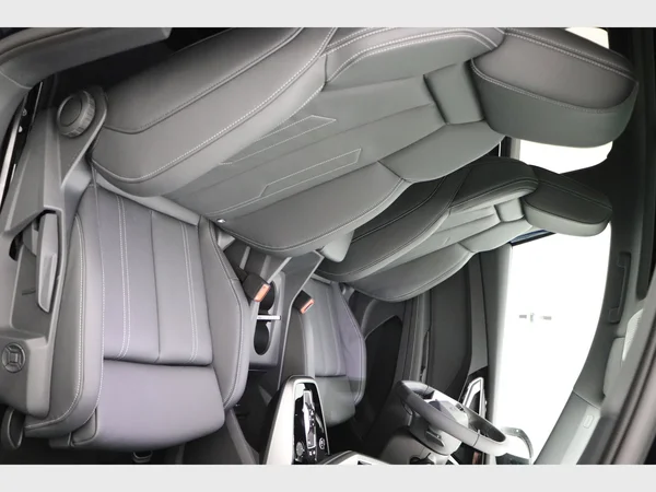 AUDI Q4 e-tron (2025) — foto 22 van 28