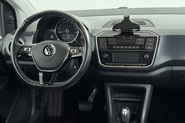 Volkswagen E-Up! (2020) — foto 11 van 28