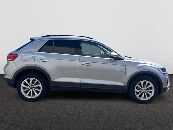 VOLKSWAGEN T-Roc (2023) — foto 2 van 19