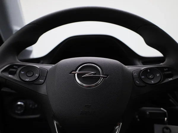 Opel Corsa (2023) — foto 18 van 34
