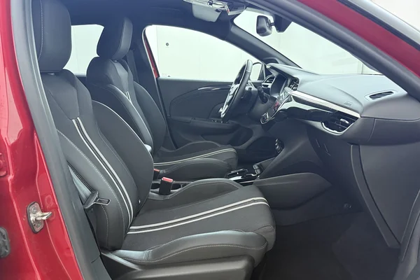 Opel Corsa (2023) — foto 17 van 19