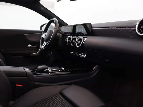 MERCEDES A 250 (2020) — foto 3 van 31