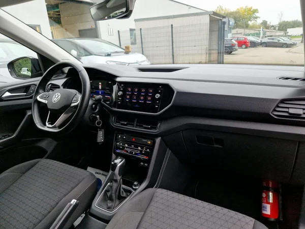 VOLKSWAGEN T-Cross (2024) — foto 25 van 25