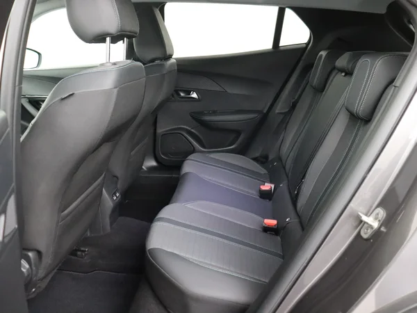 PEUGEOT 2008 (2022) — foto 5 van 27