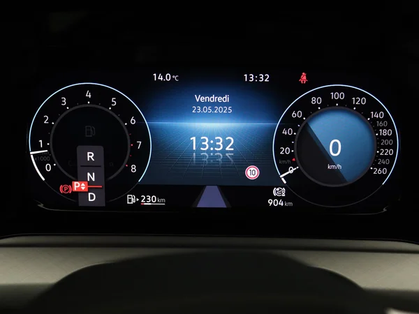VOLKSWAGEN Golf VIII SW (2025) — foto 13 van 23