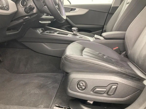 AUDI A4 Avant (2021) — foto 4 van 36
