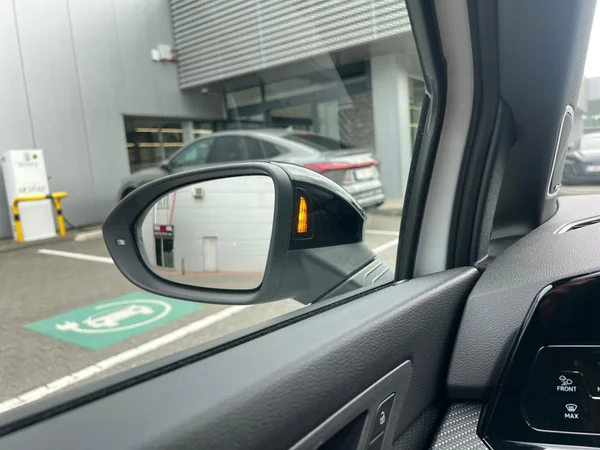 VOLKSWAGEN Golf VIII R (2023) — foto 16 van 24