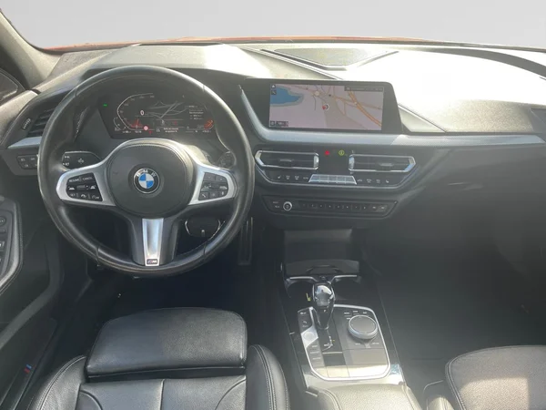 BMW 118 Hatch (2020) — foto 15 van 21