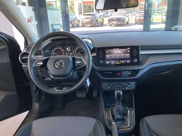 Škoda Fabia (2022) — foto 4 van 23