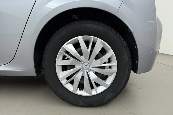 Peugeot 208 (2021) — foto 12 van 15